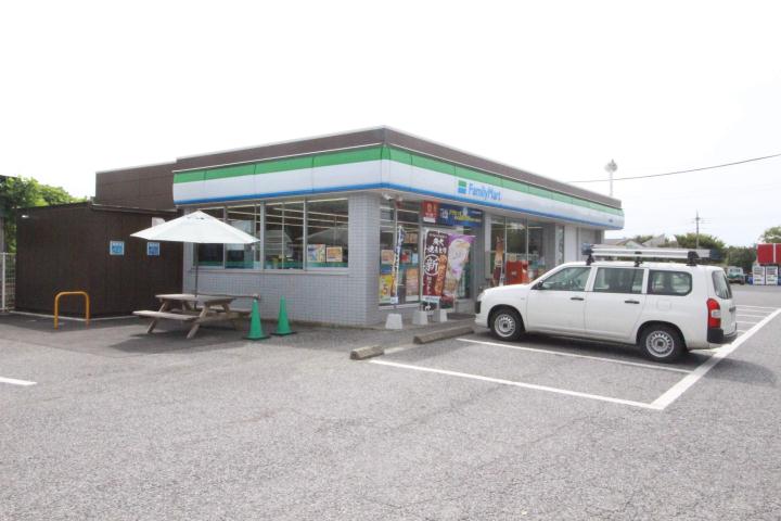 コンビニ　ファミリーマート坂東沓掛店（コンビニ）まで400m