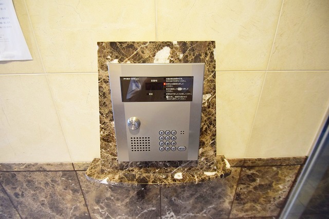 エントランス　オートロック完備