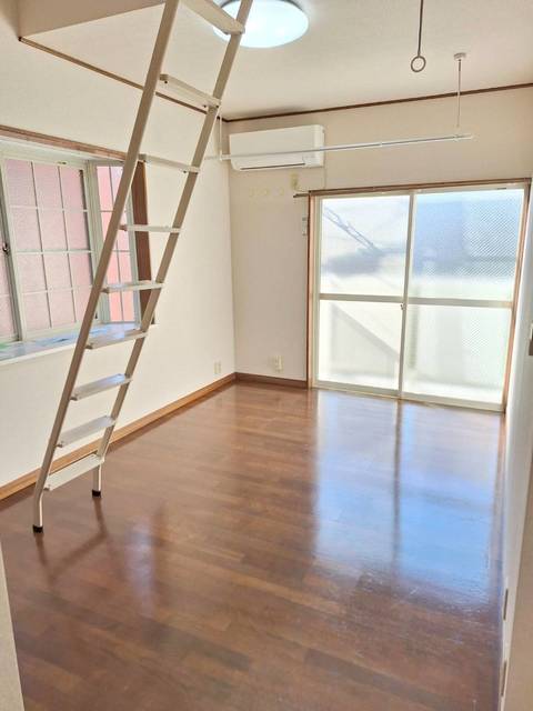 居室・リビング　★明るいフローリングの角部屋です★