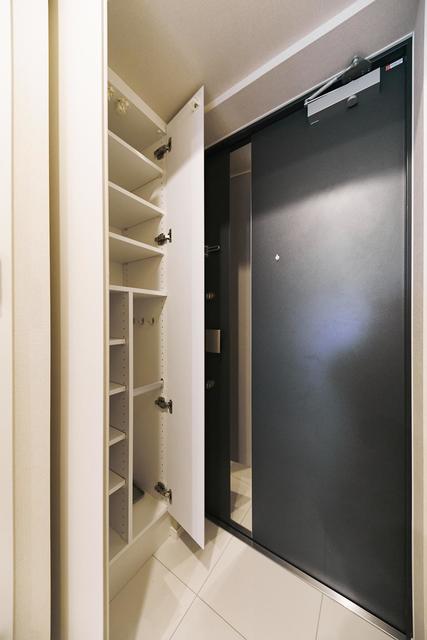 玄関　※写真は同タイプ住戸です。