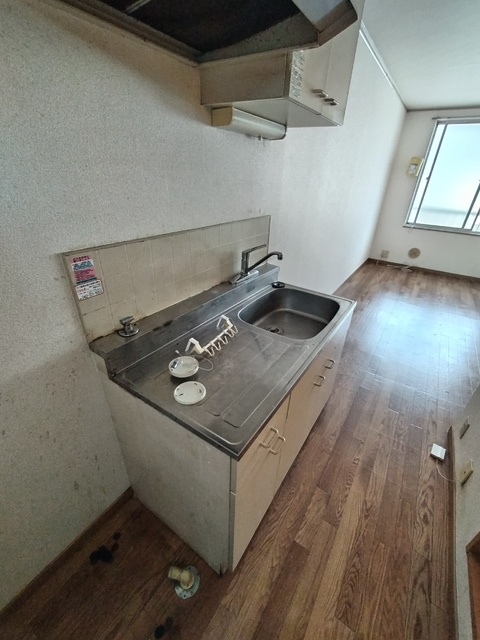 キッチン　クリーニング前の写真です