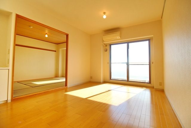 居室・リビング　★タウンハウジング鷺沼店まで→ＴＥＬ0448706656★