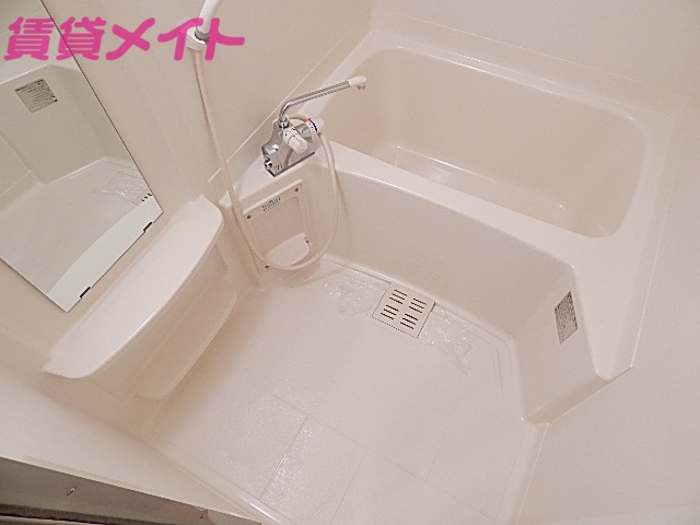 バス・シャワールーム　同物件別室の画像です