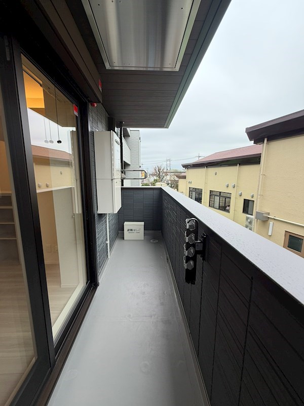 バルコニー　（参考写真）同じ間取の別のお部屋です