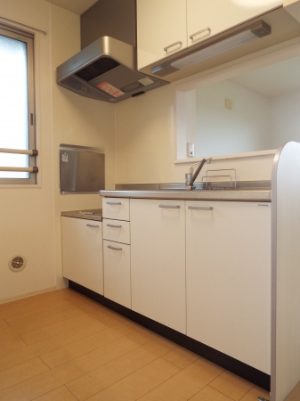 キッチン　コンパクトなキッチンで掃除もラクラク