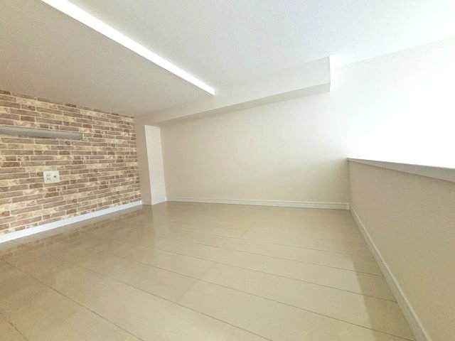 居室・リビング　寝室や収納など多用途のロフト付