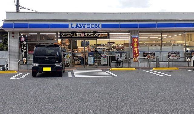 コンビニ　ローソン（コンビニ）まで1100m