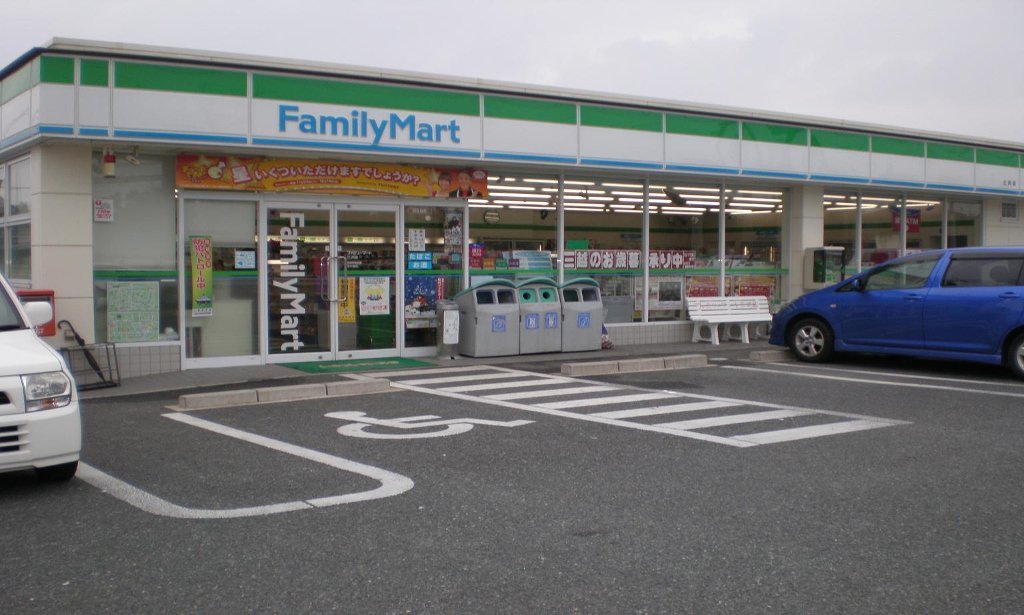 コンビニ　ファミリーマート 小郡美鈴の杜店（コンビニ）まで1135m