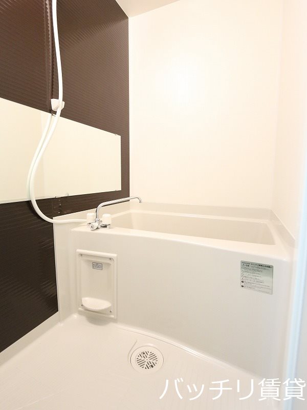 バス・シャワールーム　※同型タイプの為現状優先