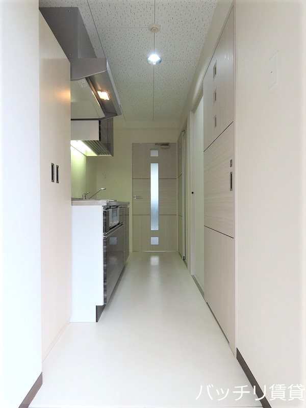 玄関　※同型タイプの為現状優先