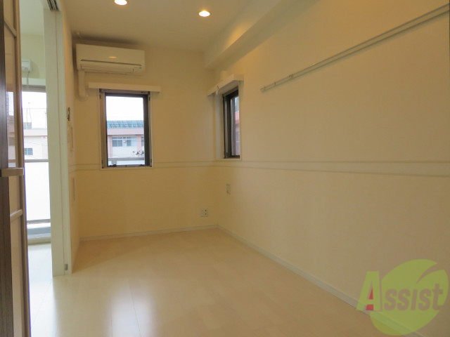 その他部屋・スペース　５．１４帖の洋室です。角部屋につき２面採光です。