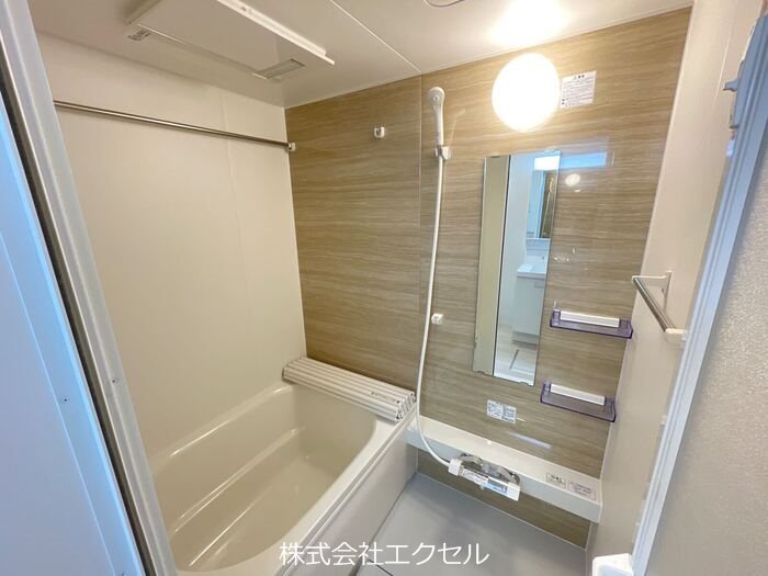 バス・シャワールーム　追い焚き付きです。