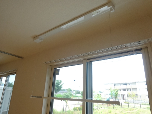 その他設備　室内物干し付きで雨の日も洗濯物が干せます♪