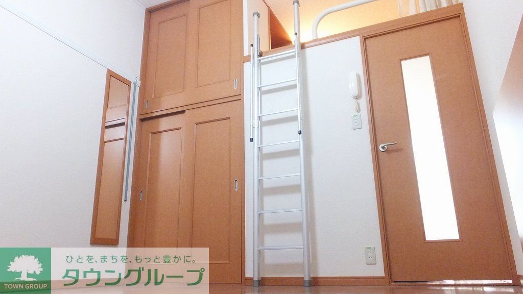 居室・リビング　1Fの床面は、フローリングです。