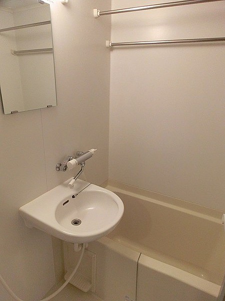 バス・シャワールーム　※別部屋の参考写真です。