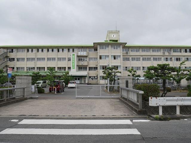 中学校　江北中学校（中学校）まで810m