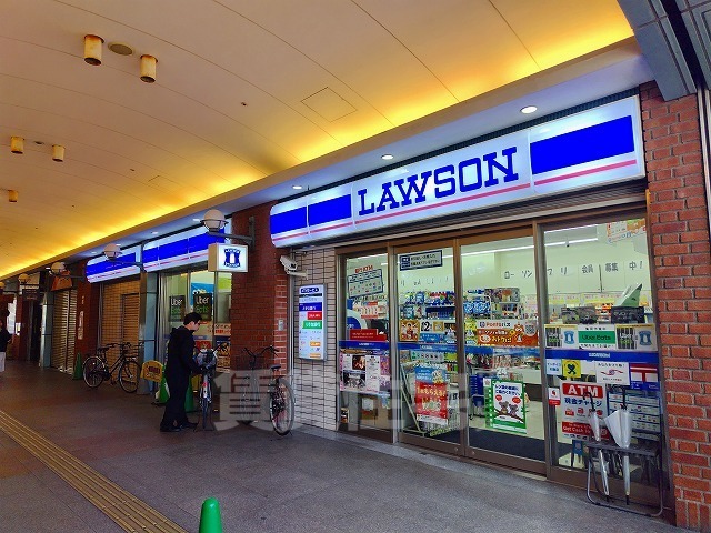 コンビニ　ローソン　尼崎立花駅南店（コンビニ）まで382m