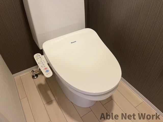 トイレ　温水洗浄便座