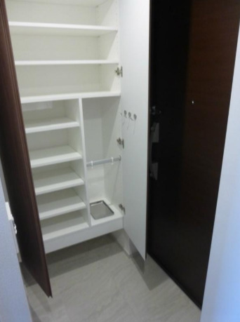 玄関　別タイプ部屋　参考写真です