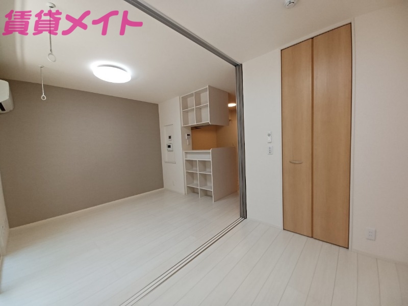 居室・リビング　別部屋参考写真です
