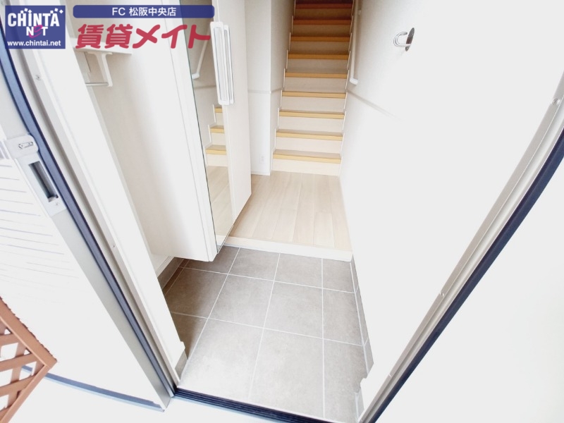 玄関　同型参考写真