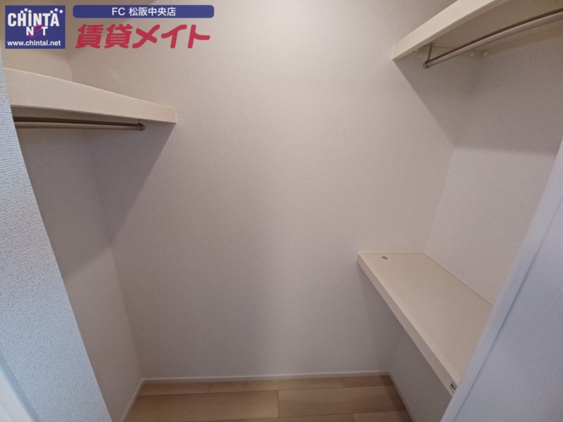 収納　同型参考写真