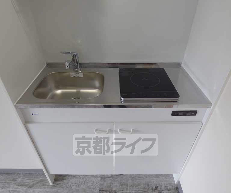 キッチン　ＩＨコンロでお手入れ簡単です。