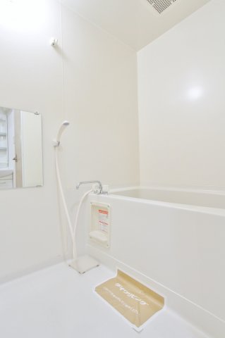 バス・シャワールーム　参考写真（同物件別部屋）