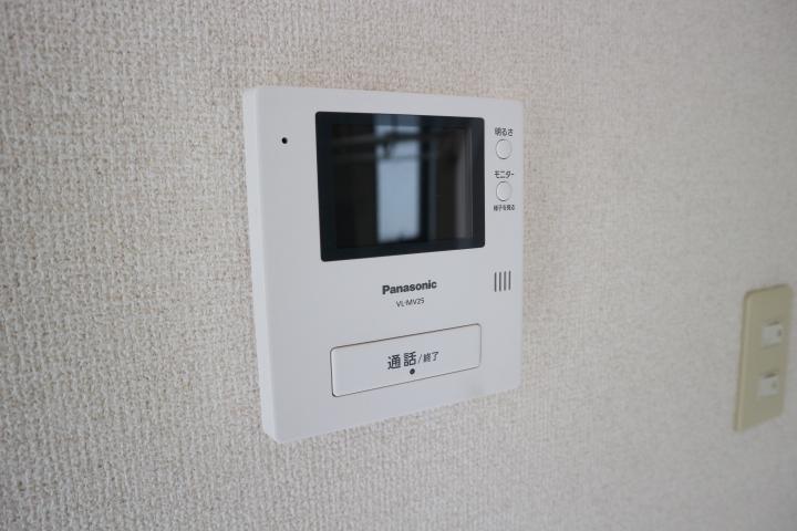 セキュリティ　来訪者が確認できるTVモニターホン。
