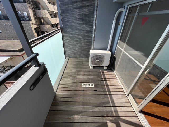 バルコニー　陽当たり良好なバルコニーです