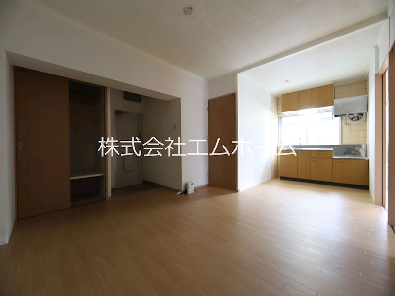 居室・リビング　ＬＤＫ13帖　物入付
