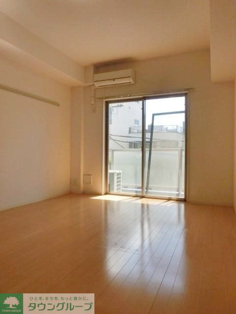 その他部屋・スペース　広々とした明るいお部屋です。