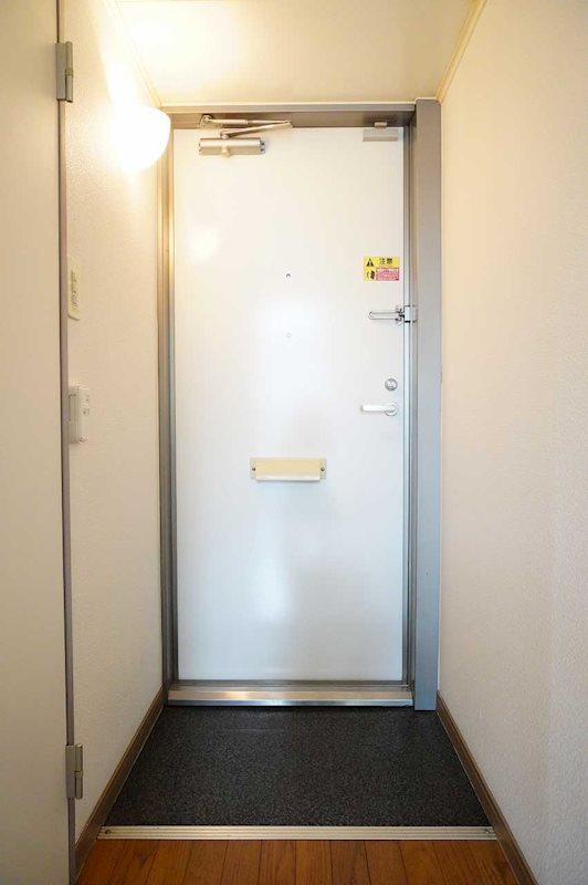 玄関　写真は別部屋です★