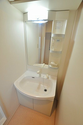 洗面設備　シャワー付洗面台