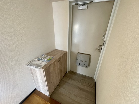 玄関　※別部屋の写真です