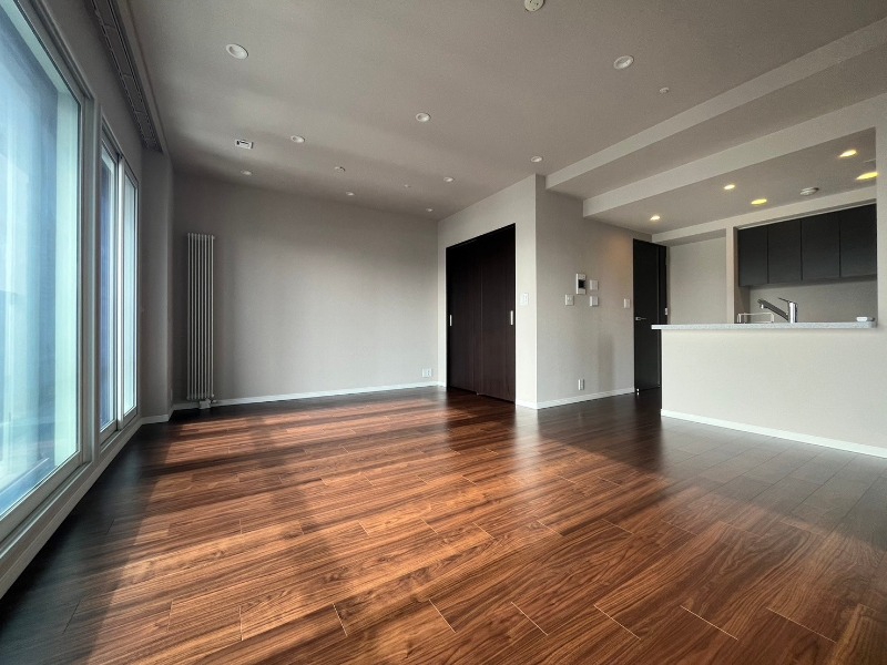 居室・リビング　広くてキレイなお部屋が広がっていて、充実した生活が送れそう。