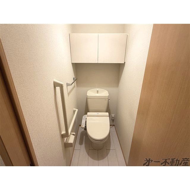 トイレ　温水洗浄暖房便座