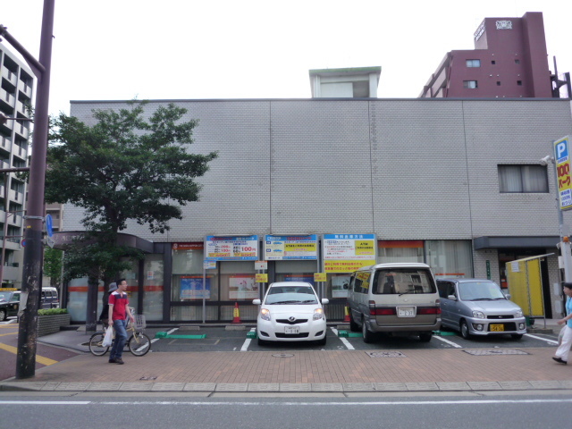 銀行　西日本シティ銀行港町支店（銀行）まで425m
