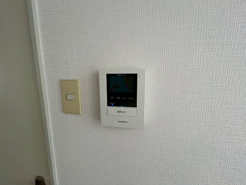 セキュリティ　ＴＶモニター付インターホンです。来客者の顔が見えるので安心！