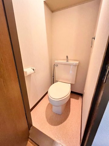 トイレ　別号室の画像です。ご参考下さい