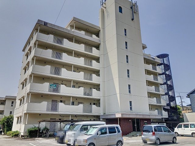 建物外観　現況と異なる部分は現況を優先いたします。