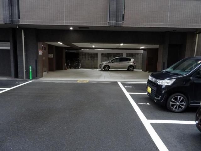 駐車場　駐車場