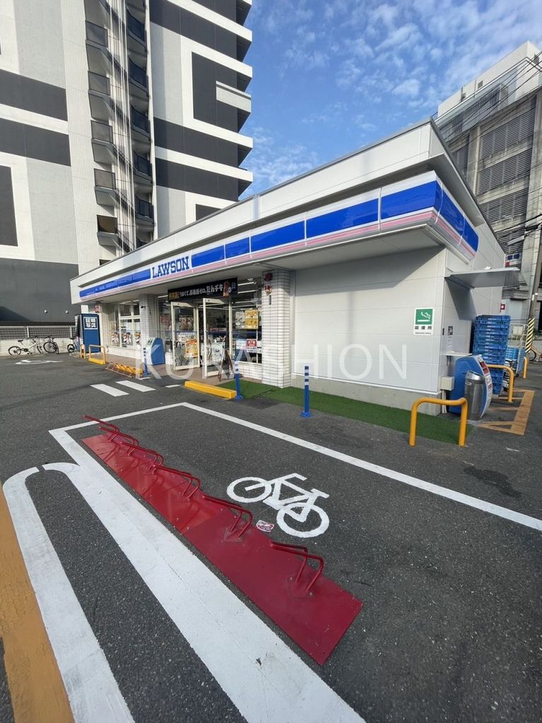 コンビニ　ローソン博多千代四丁目店（コンビニ）まで10m