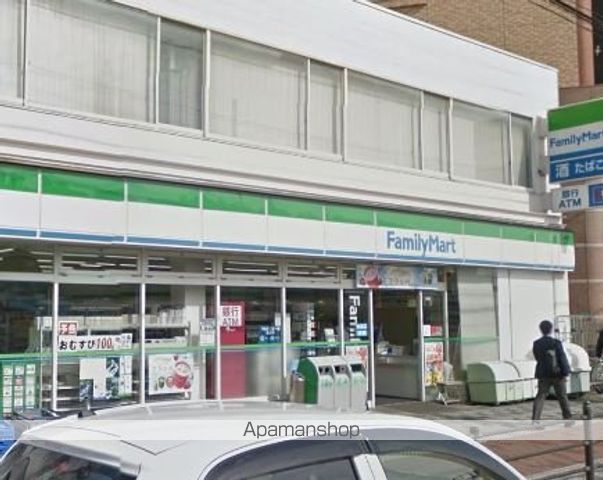 コンビニ　ファミリーマート（コンビニ）まで100m