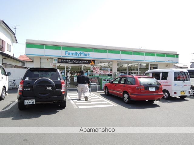 コンビニ　ファミリーマート（コンビニ）まで286m