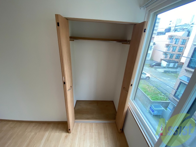 収納　寝室にあったクローゼット。荷物がたくさんあっても大丈夫。