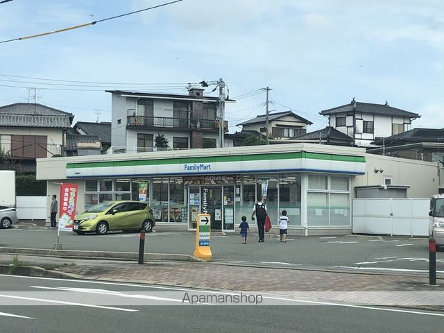 コンビニ　ファミリーマート（コンビニ）まで603m