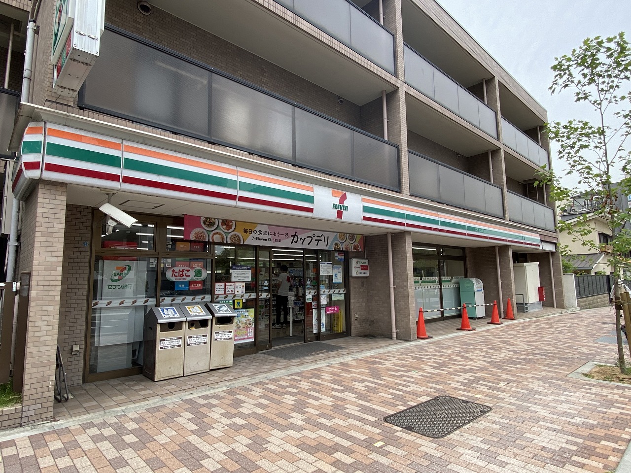 コンビニ　セブンイレブン神戸六甲口店（コンビニ）まで426m