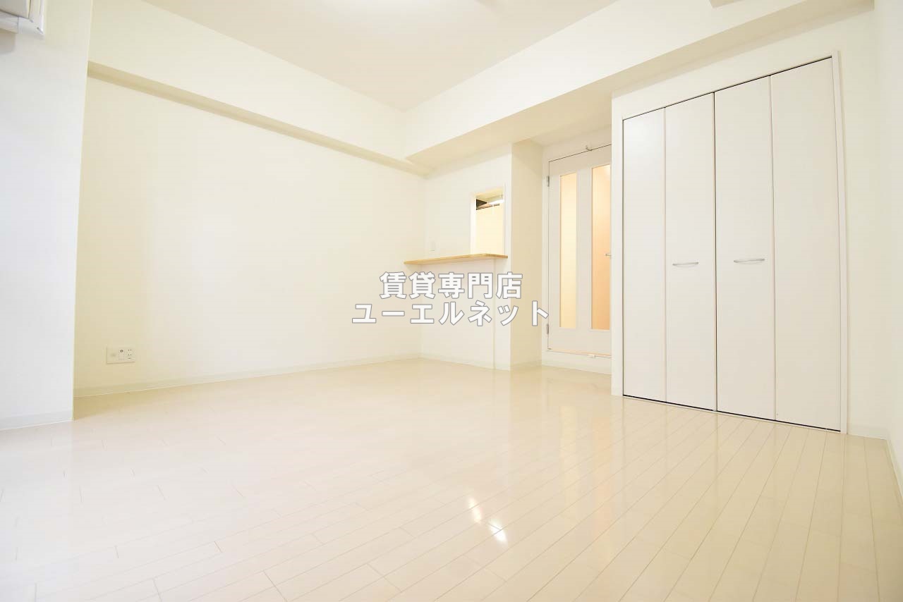 居室・リビング　ゆったりとくつろげる、落ち着きのある居室空間です