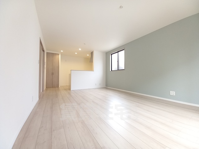 梅林戸建A棟の居間写真